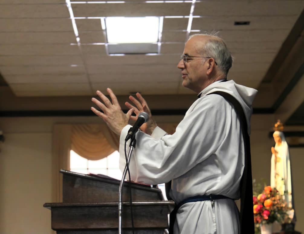 Fr. Casimir Puskorius, CMRI, spoke on how the message of Our Lady of Fatima renews the Gospel message.