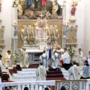 Blessing during the pontiical High Mass